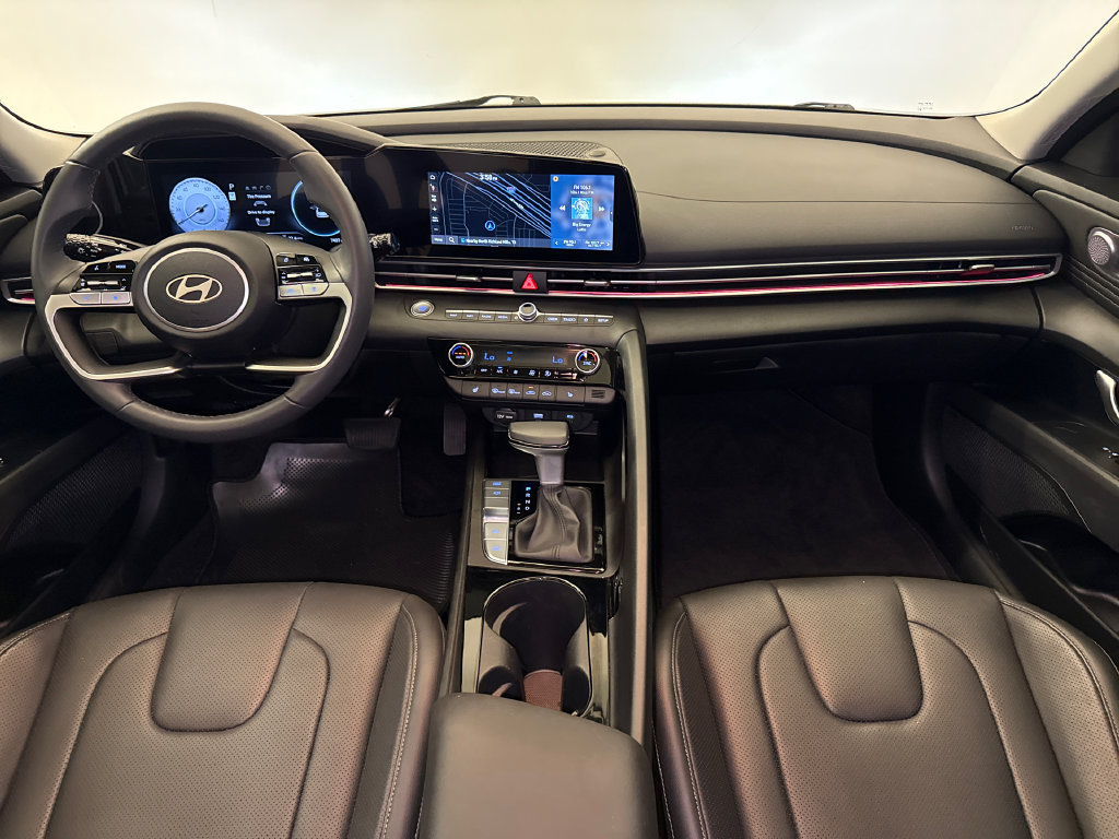Used 2026 Hyundai Elantra Limited FWD image 13