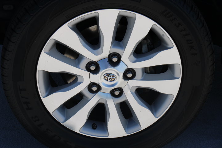 Used 2017 Toyota Sequoia Platinum RWD image 10