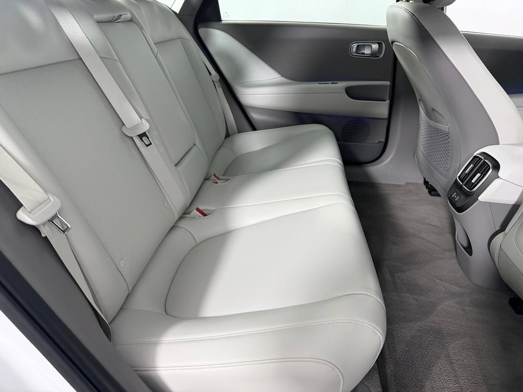 Used 2025 Hyundai Ioniq 6 SEL RWD image 30