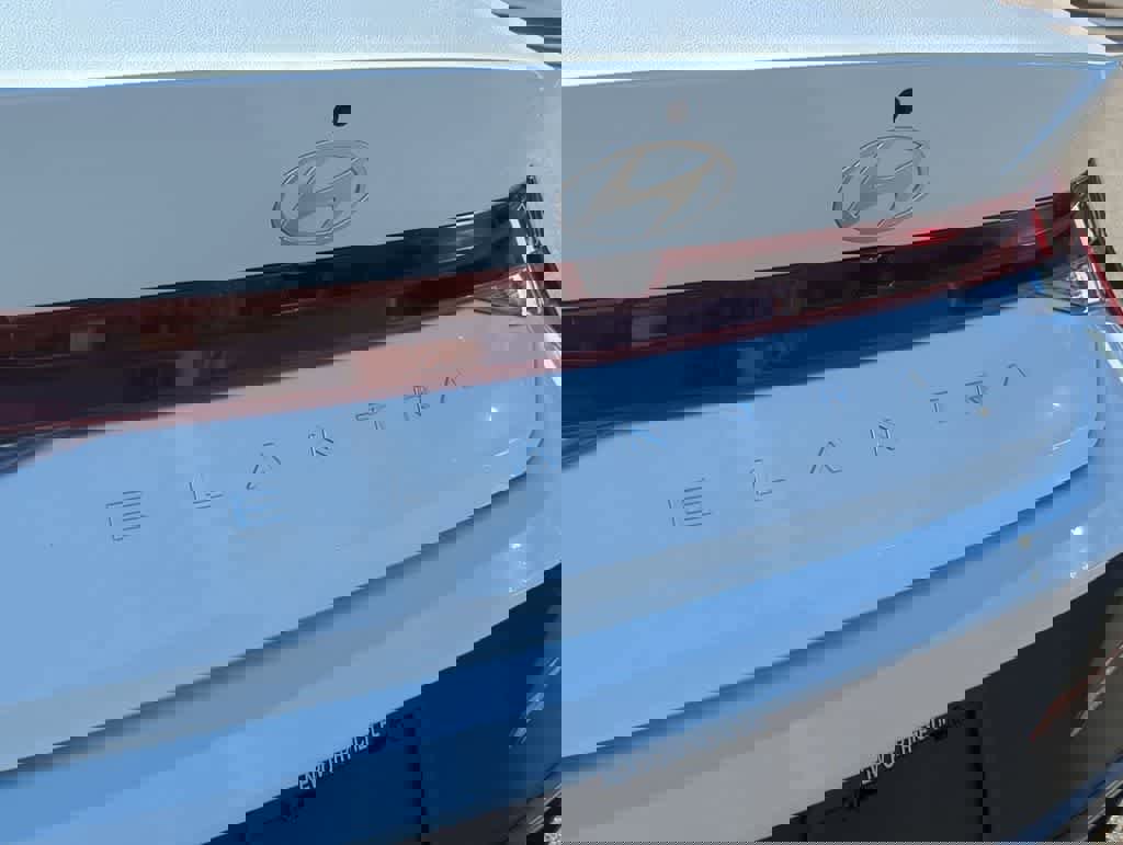 New 2026 Hyundai Elantra SE image 12