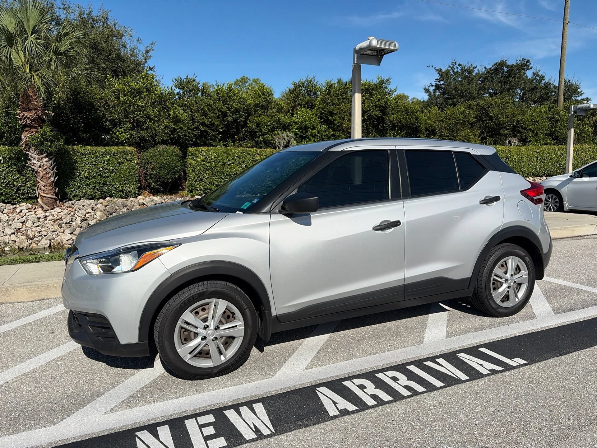 Used 2020 Nissan Kicks S FWD image 12