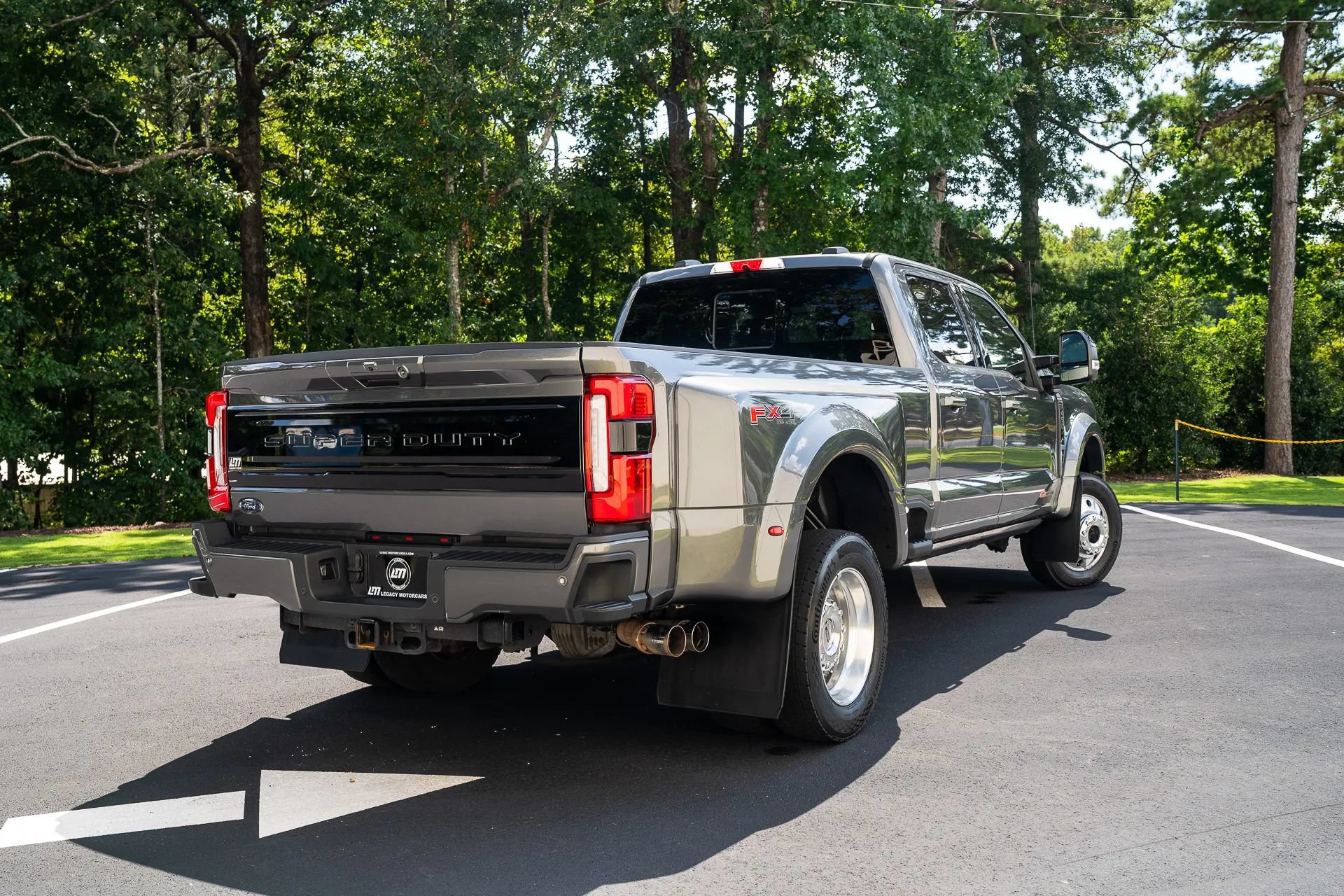 Used 2025 Ford F450 Platinum w/ FX4 Off-Road Package AWD/4WD image 2