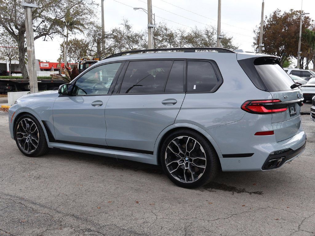 Used 2026 BMW X7 M60i image 13