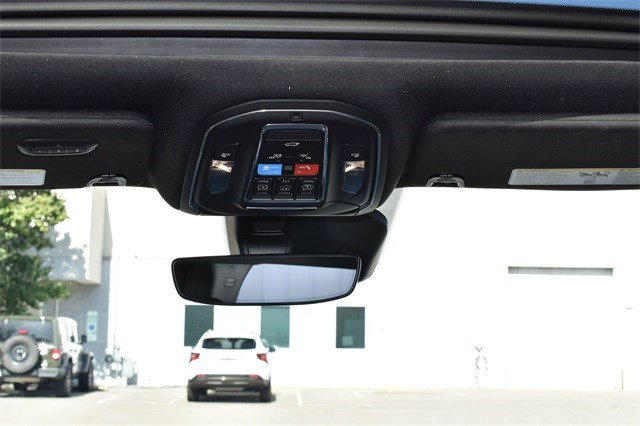 Used 2025 Jeep Wagoneer Series III w/ Premium Group I image 33