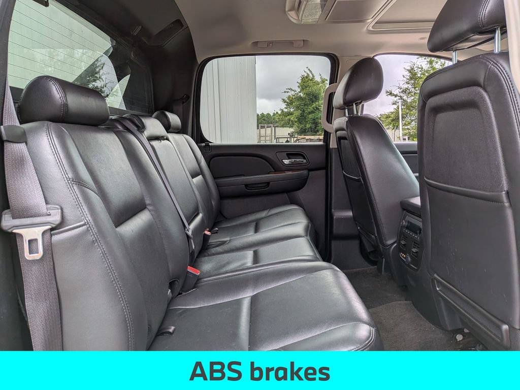 Used 2013 Chevrolet Avalanche LTZ RWD image 30