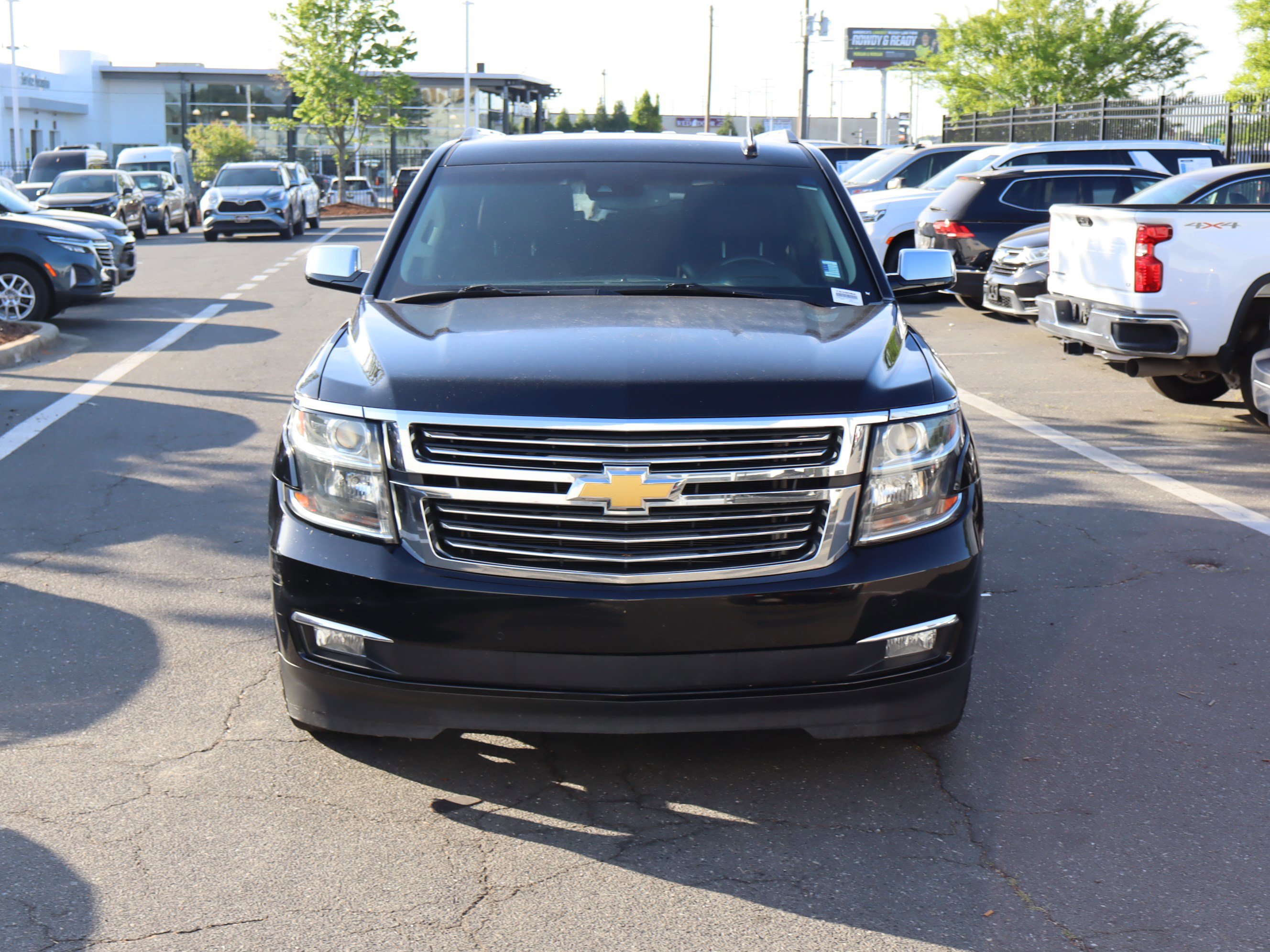 Used 2016 Chevrolet Suburban LTZ RWD image 3