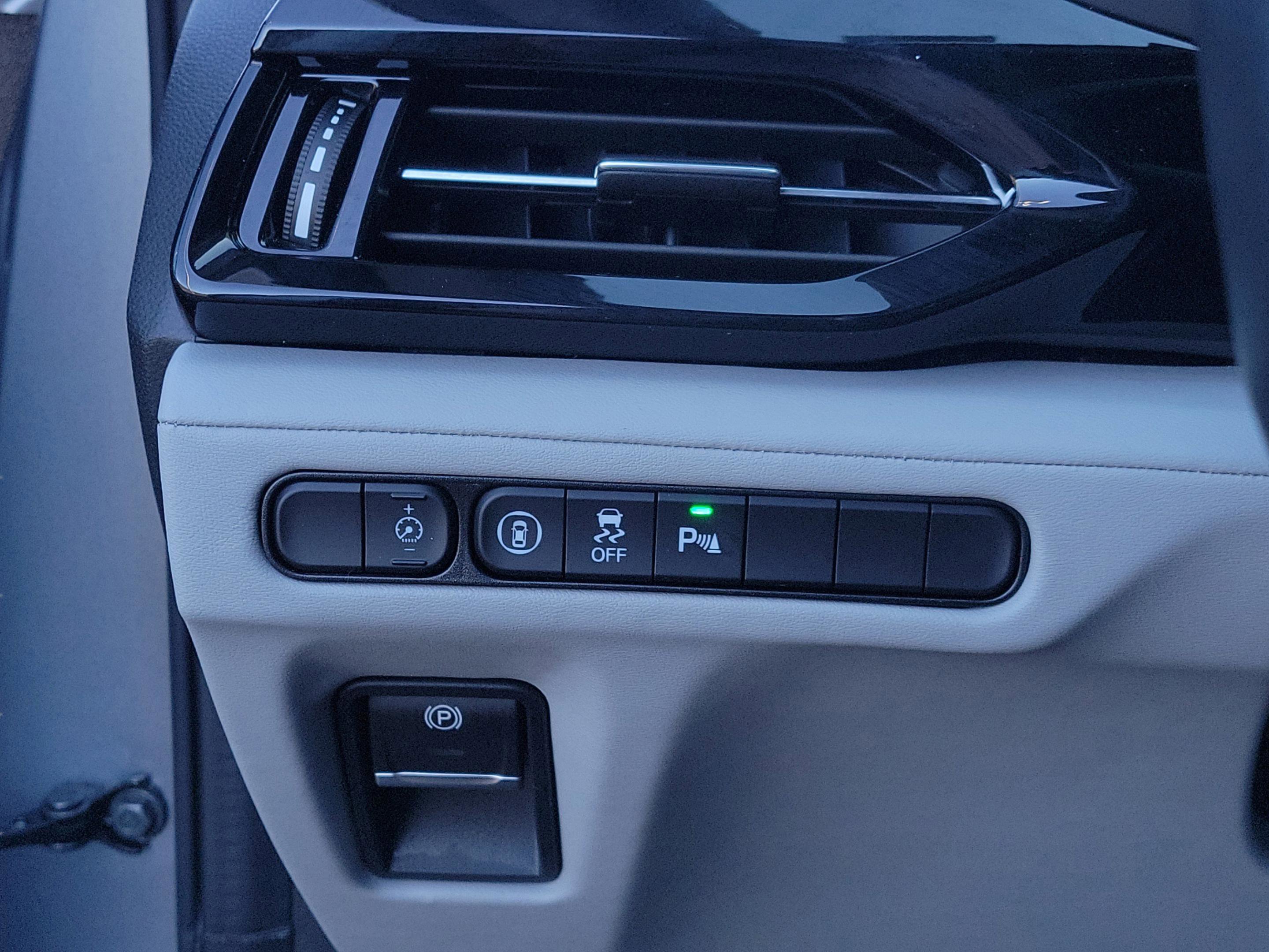 Used 2023 Acura MDX FWD w/ Technology Package image 10