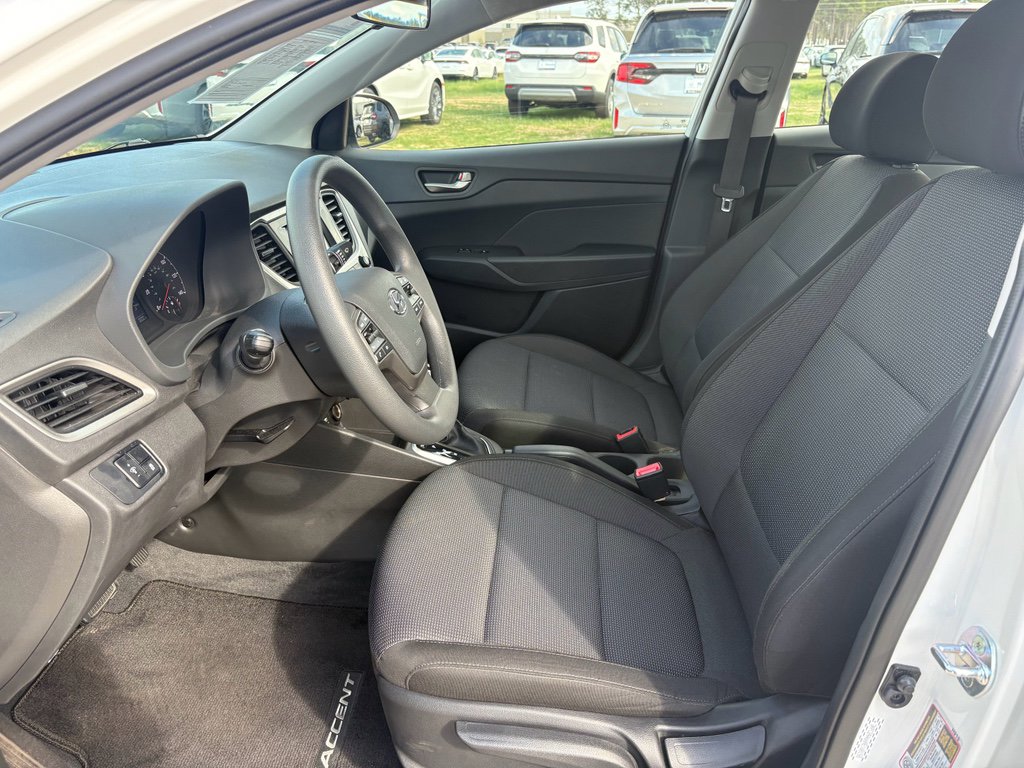 Used 2022 Hyundai Accent SE image 10