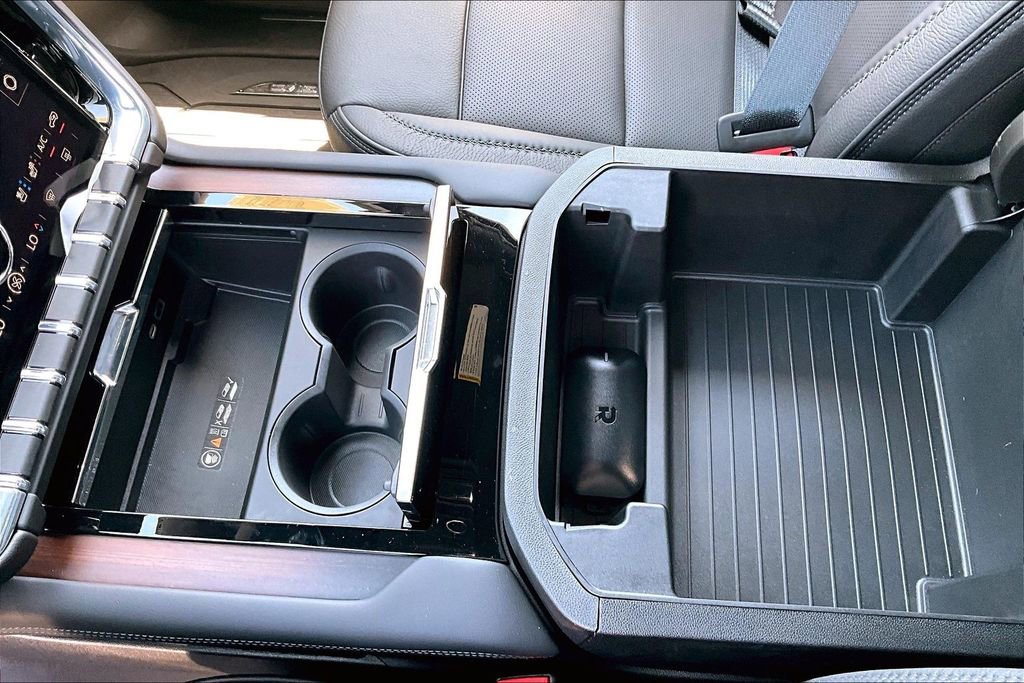 Used 2025 GMC Yukon Denali w/ LPO, Floor Liner Package AWD/4WD image 18