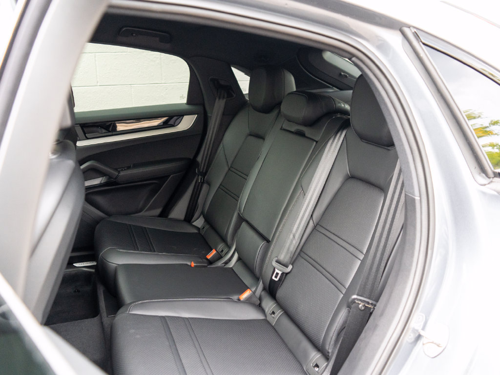 New 2026 Porsche Cayenne Coupe AWD/4WD image 18