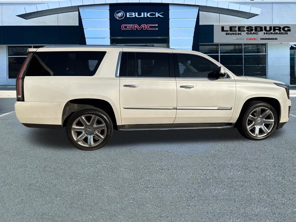 Used 2017 Cadillac Escalade ESV Luxury image 8