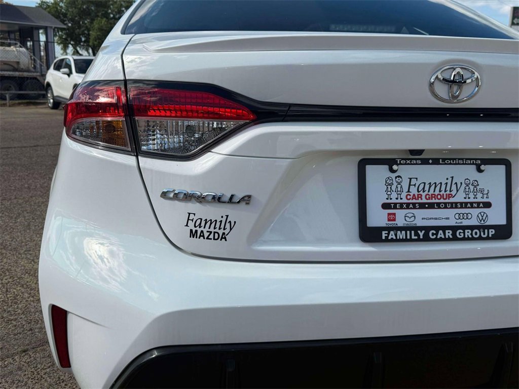 Used 2025 Toyota Corolla SE image 12