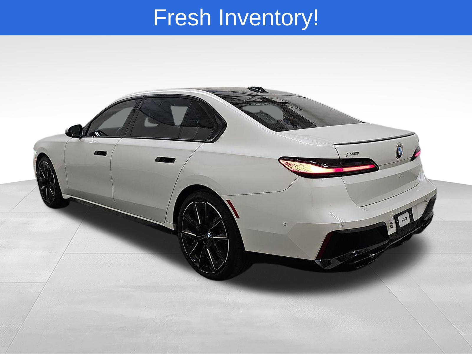 Certified 2023 BMW 760i xDrive w/ Executive Package AWD/4WD image 6