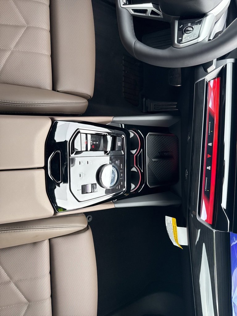 Used 2026 BMW 550e xDrive image 15