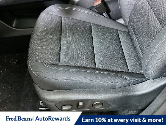 New 2027 Chevrolet Traverse LT AWD/4WD image 22