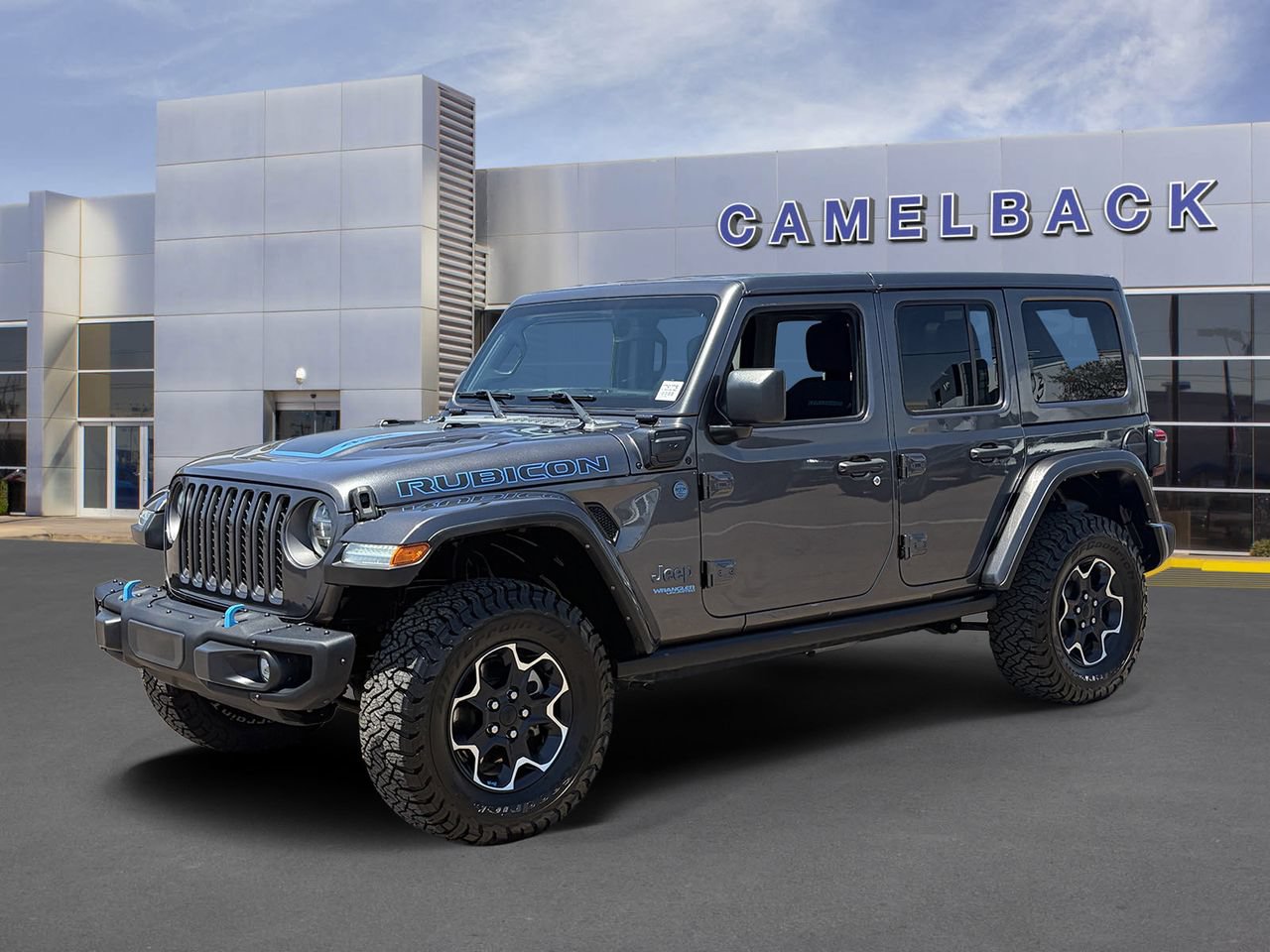 Used 2022 Jeep Wrangler Unlimited Rubicon 4xe w/ Steel Bumper Group AWD/4WD image 2