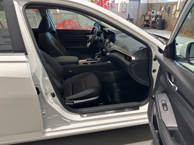 New 2025 Nissan Altima 2.5 SV w/ SV Special Edition Package image 14