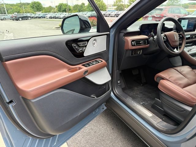 New 2026 Lincoln Aviator Reserve AWD/4WD image 11