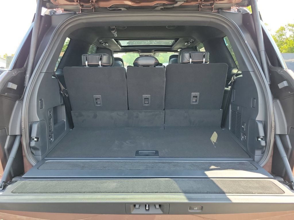 New 2027 Lincoln Navigator Black Label AWD/4WD image 10
