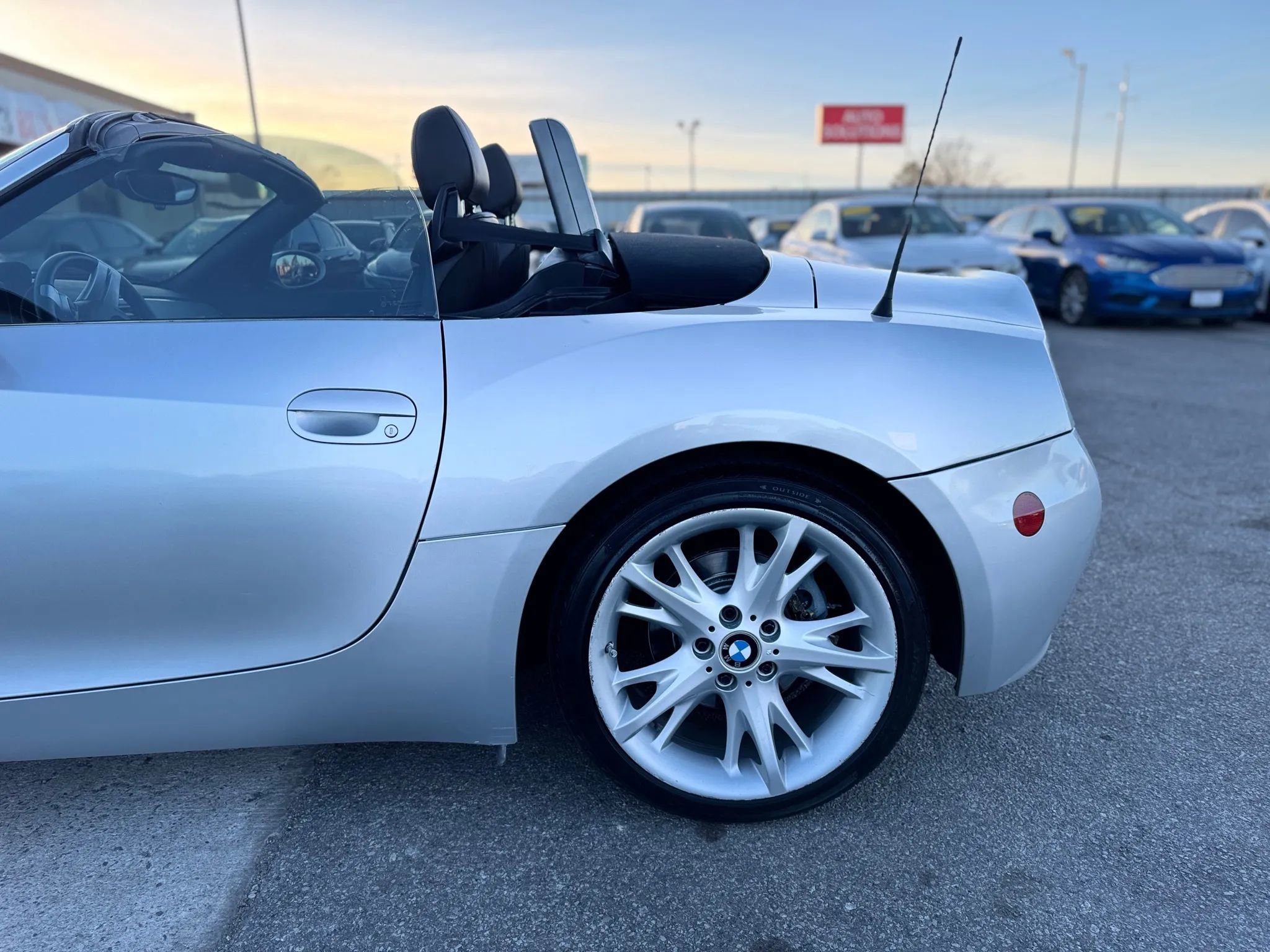 Used 2008 BMW Z4 3.0i image 12