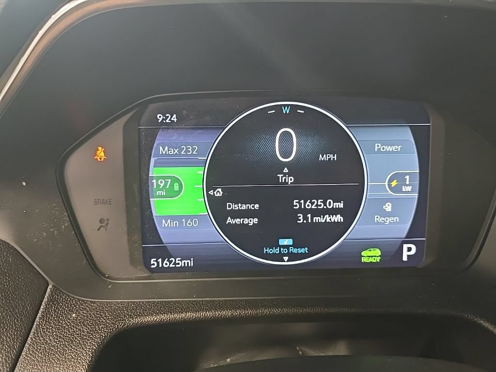 Used 2022 Chevrolet Bolt LT FWD image 2