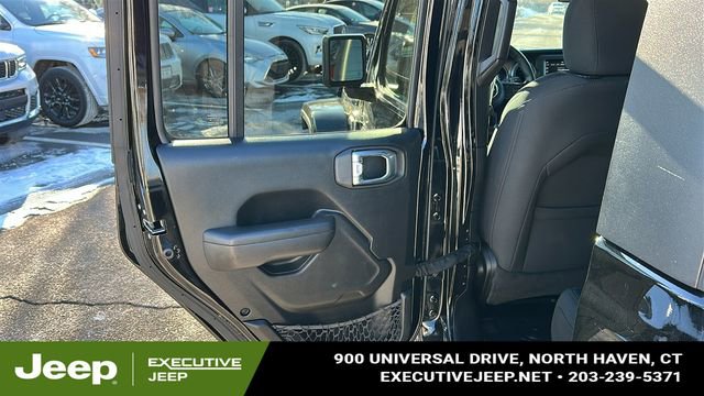 Used 2021 Jeep Gladiator Willys image 20