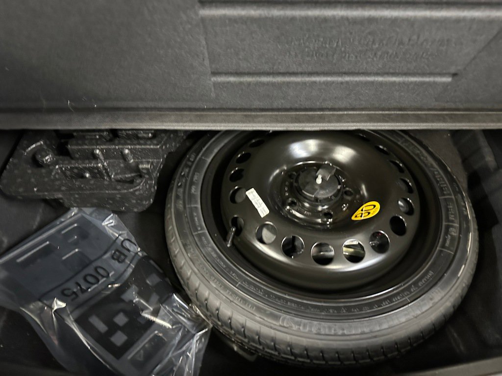 Certified 2023 Buick Encore GX Essence w/ Experience Buick Package image 26