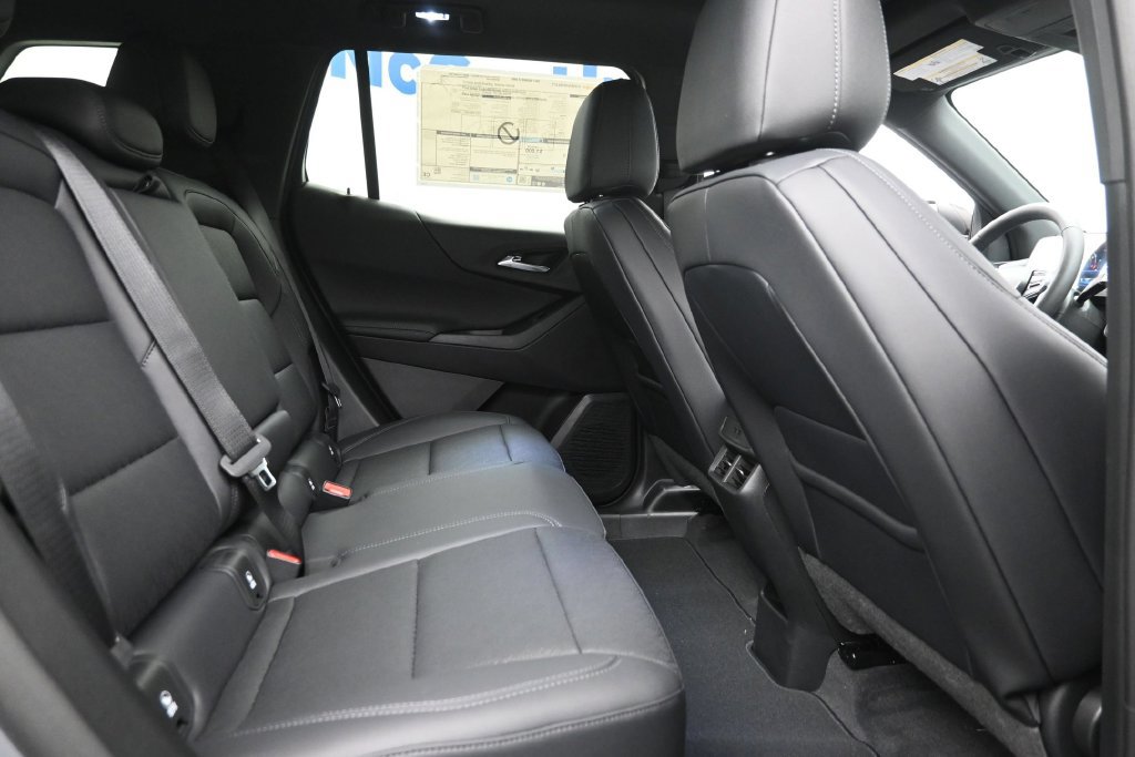 New 2027 Chevrolet Equinox LT w/ Convenience Package II AWD/4WD image 10