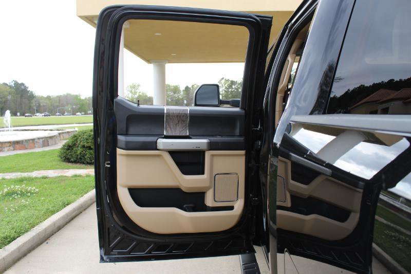 Used 2017 Ford F250 Lariat w/ FX4 Off-Road Package image 29