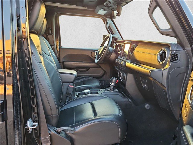 Used 2018 Jeep Wrangler Unlimited Sahara AWD/4WD image 17