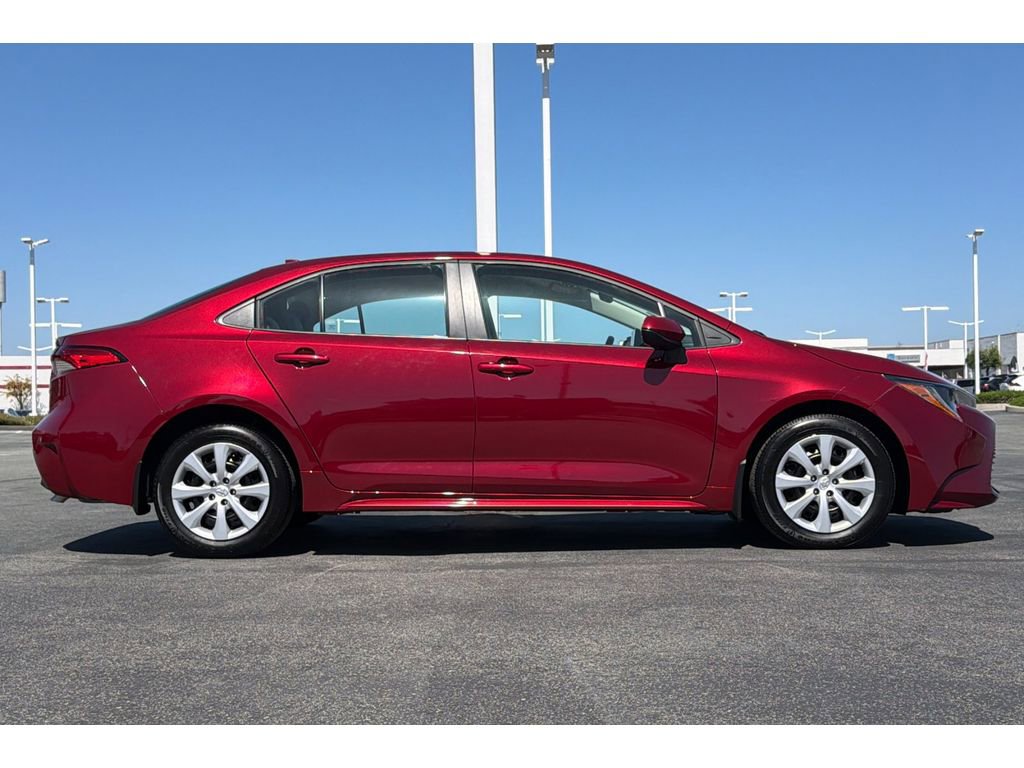 Used 2025 Toyota Corolla LE FWD image 3