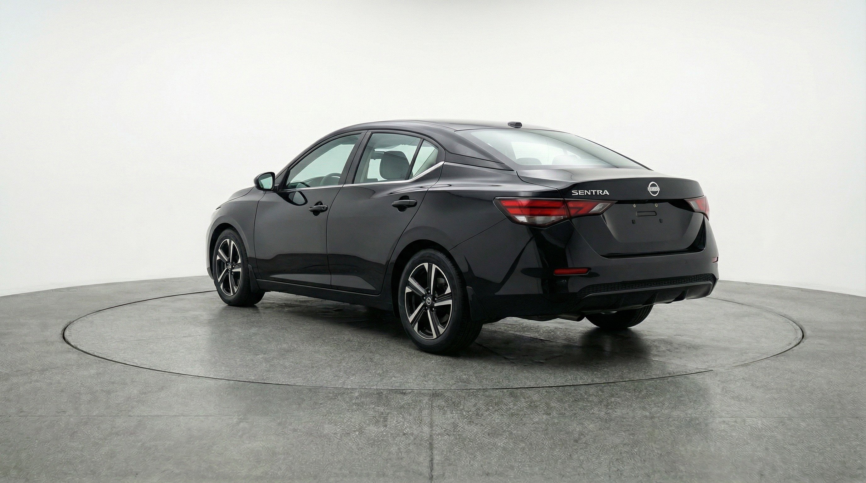 Used 2025 Nissan Sentra SV image 6