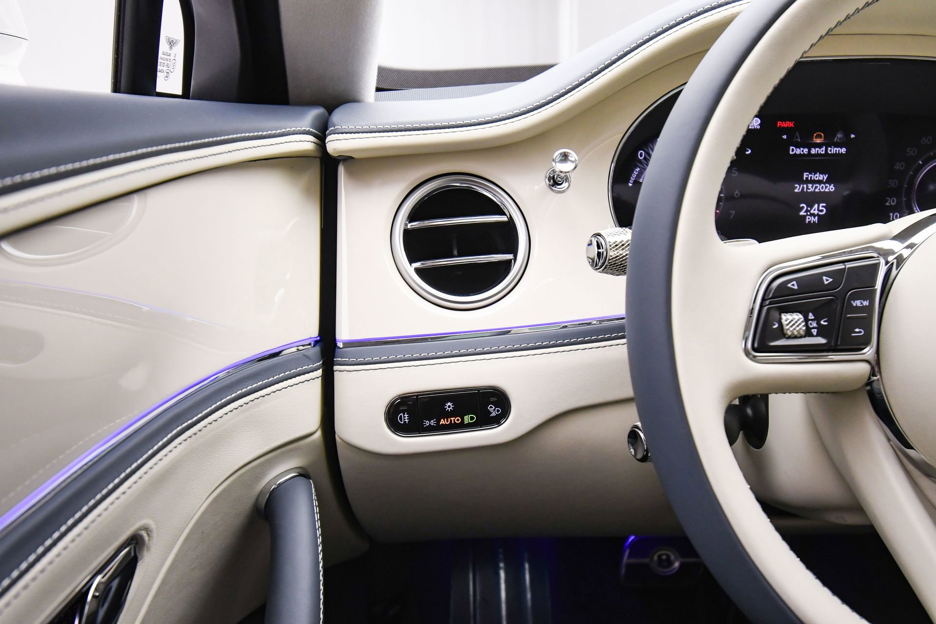 New 2026 Bentley Flying Spur Plug-In Hybrid image 32