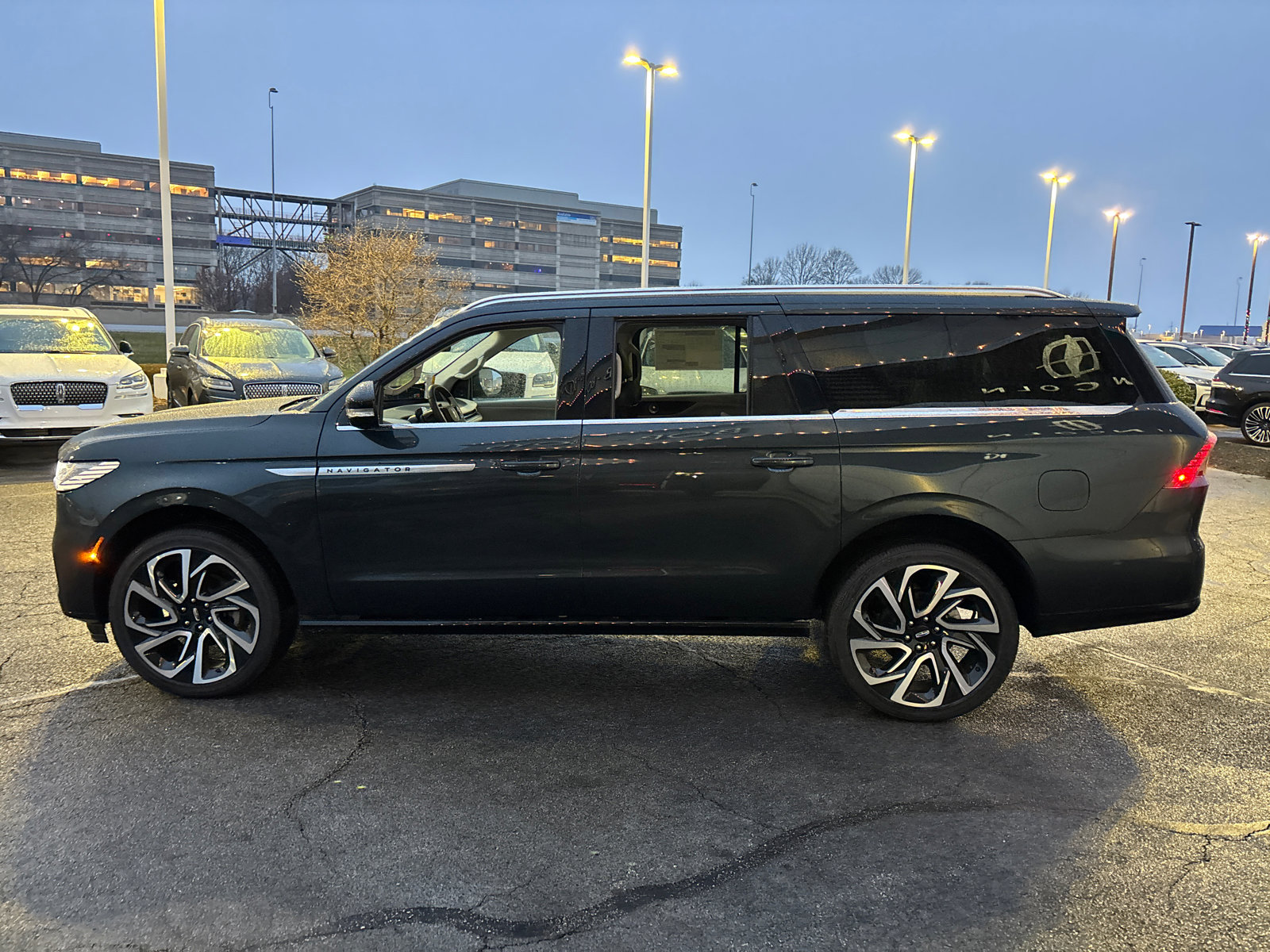 New 2026 Lincoln Navigator L Reserve image 4