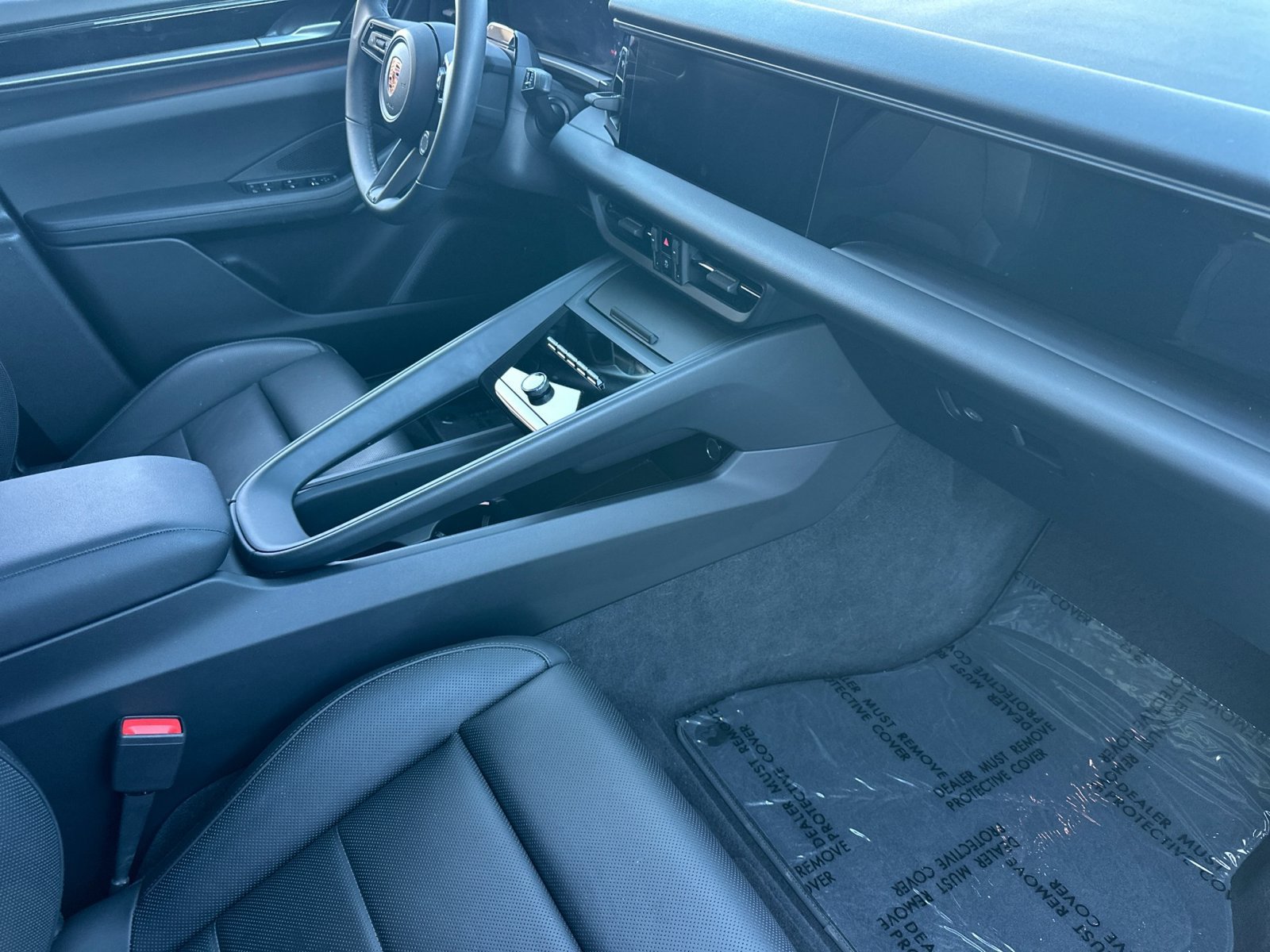Certified 2026 Porsche Macan 4 Electric AWD/4WD image 29