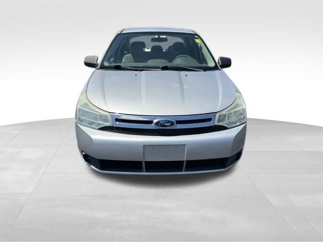 Used 2009 Ford Focus SE FWD image 2