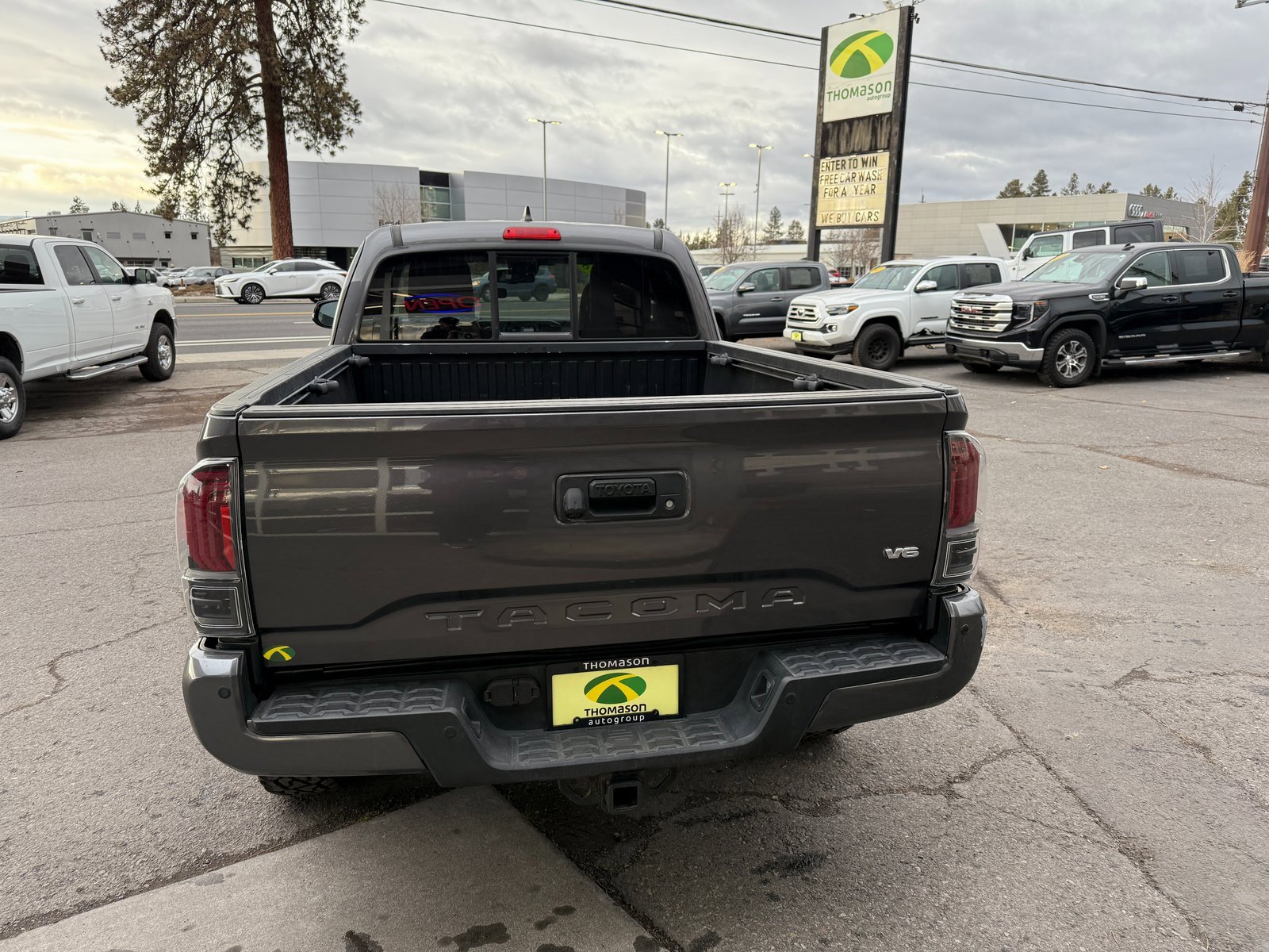 Used 2018 Toyota Tacoma TRD Off-Road image 3
