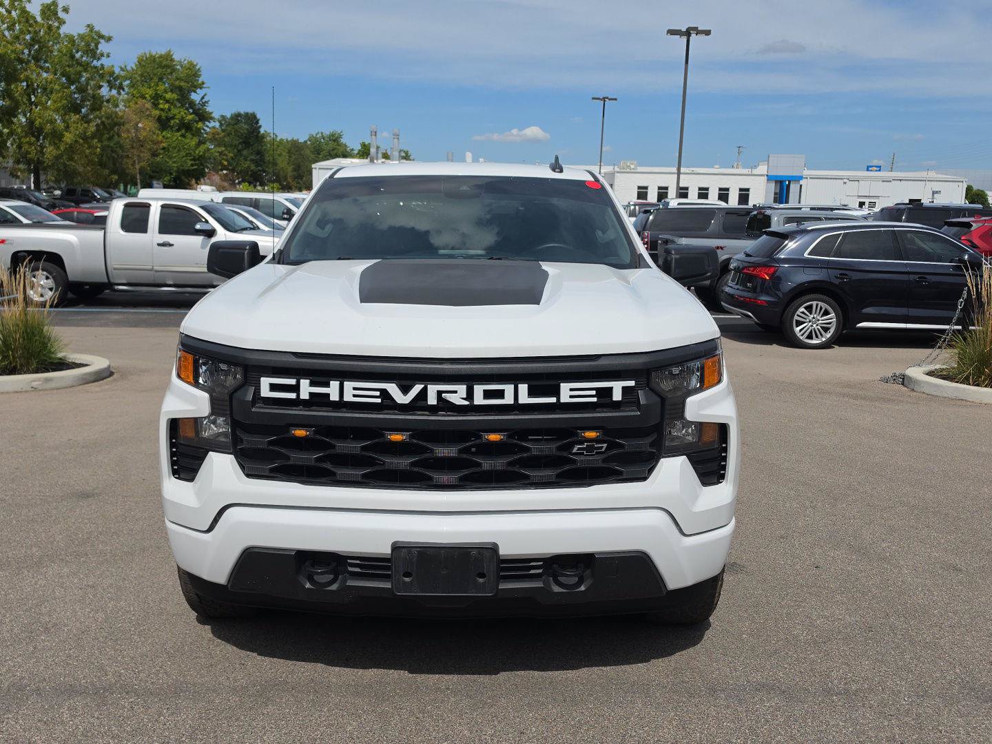 Used 2023 Chevrolet Silverado 1500 Custom w/ LPO, Dark Essentials Package AWD/4WD image 8