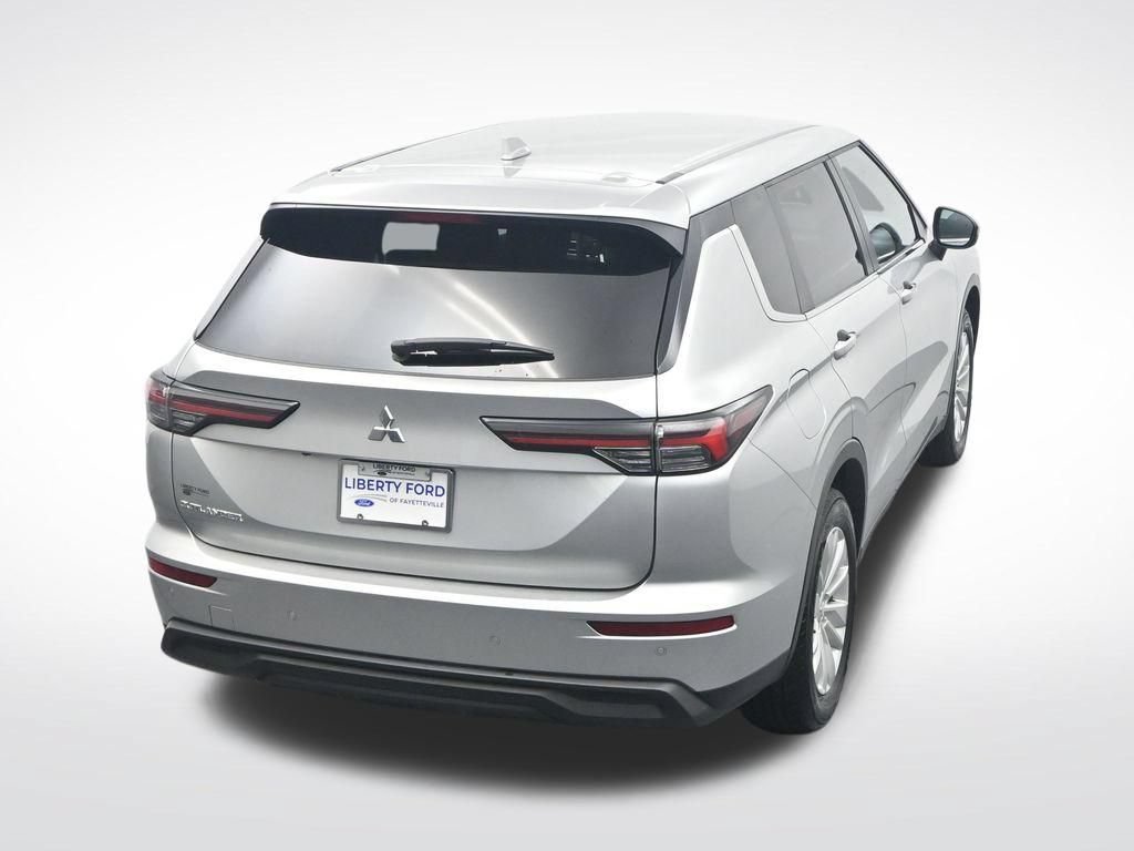 Used 2025 Mitsubishi Outlander ES AWD/4WD image 36