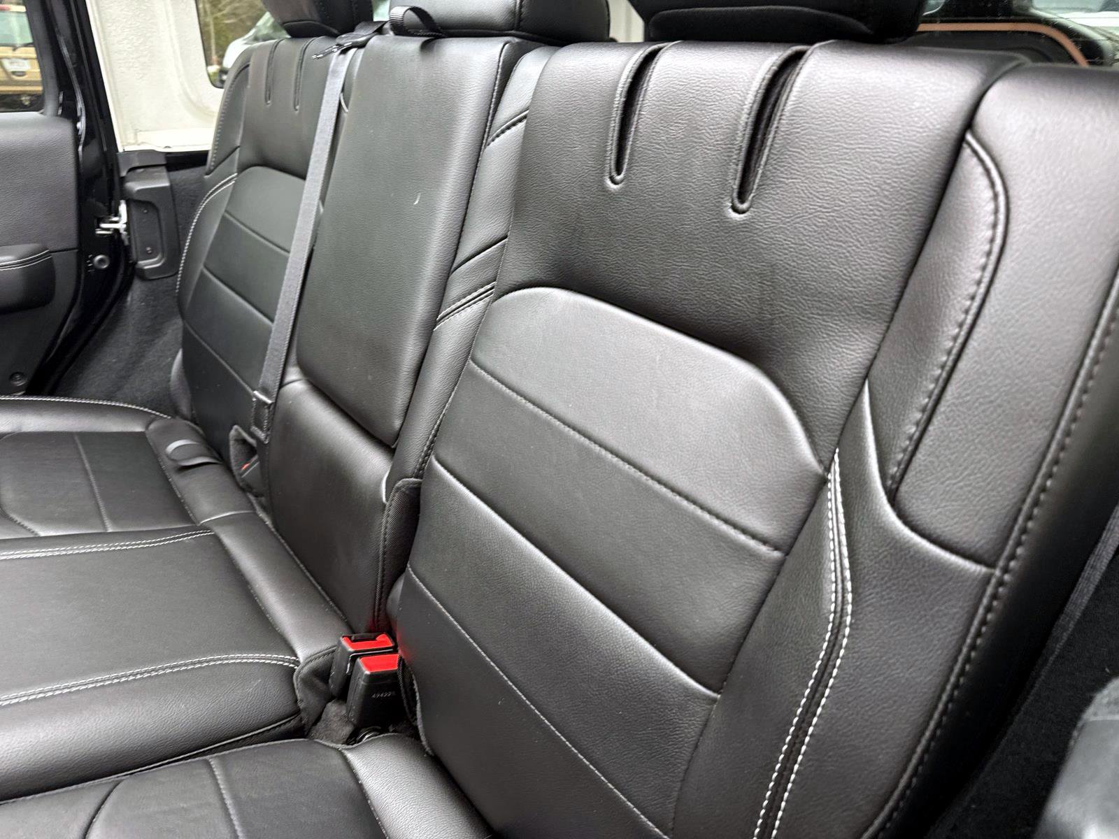 Used 2023 Jeep Wrangler Unlimited Sahara w/ Cold Weather Group image 8