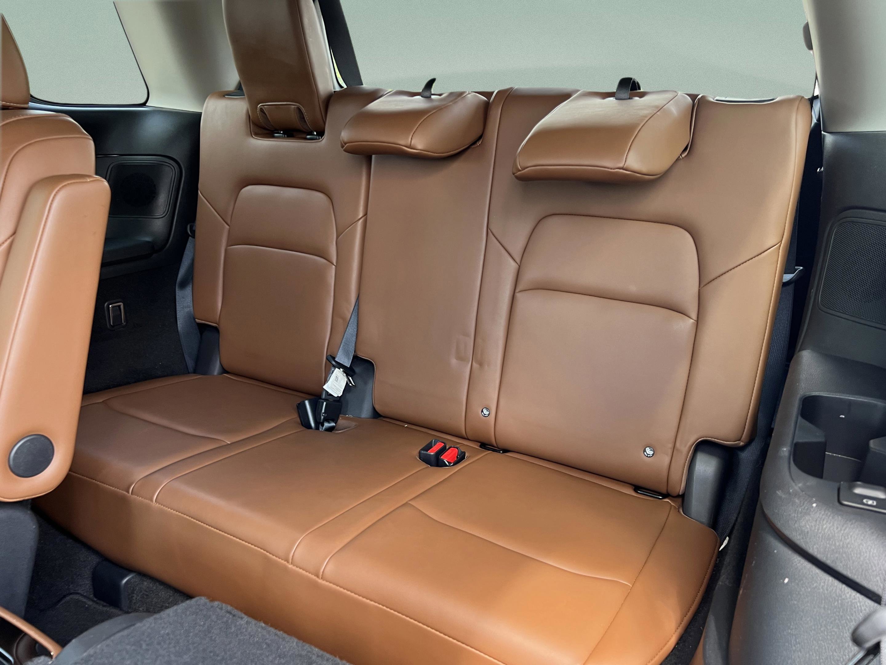 Used 2022 Nissan Pathfinder Platinum w/ Cargo Package FWD image 27