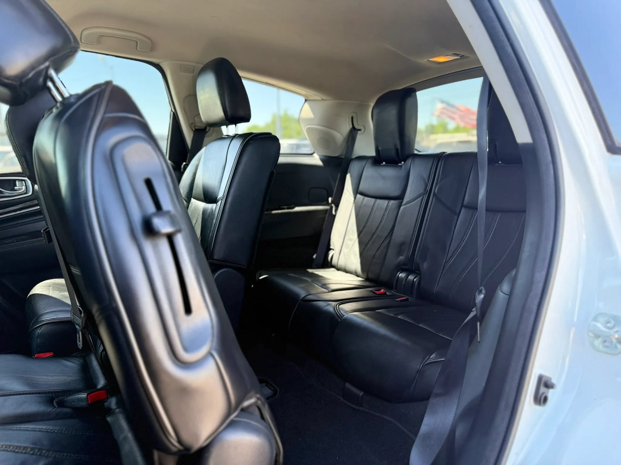 Used 2014 INFINITI QX60 Luxe w/ Premium Package AWD/4WD image 38