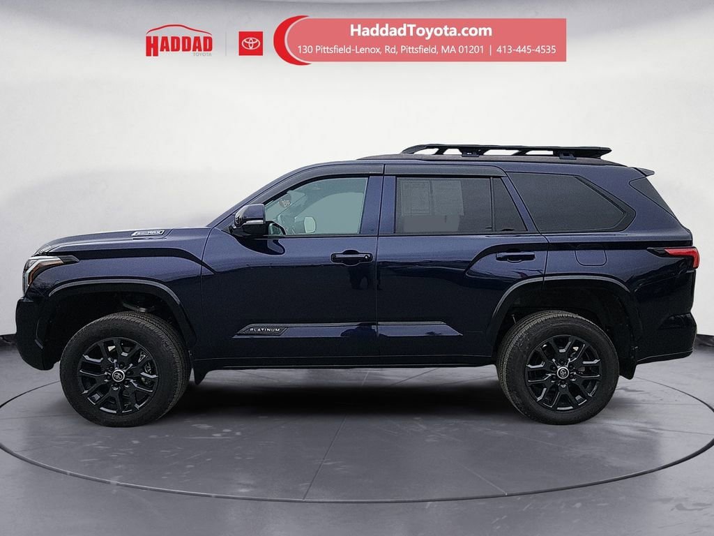 Used 2024 Toyota Sequoia Platinum AWD/4WD image 2