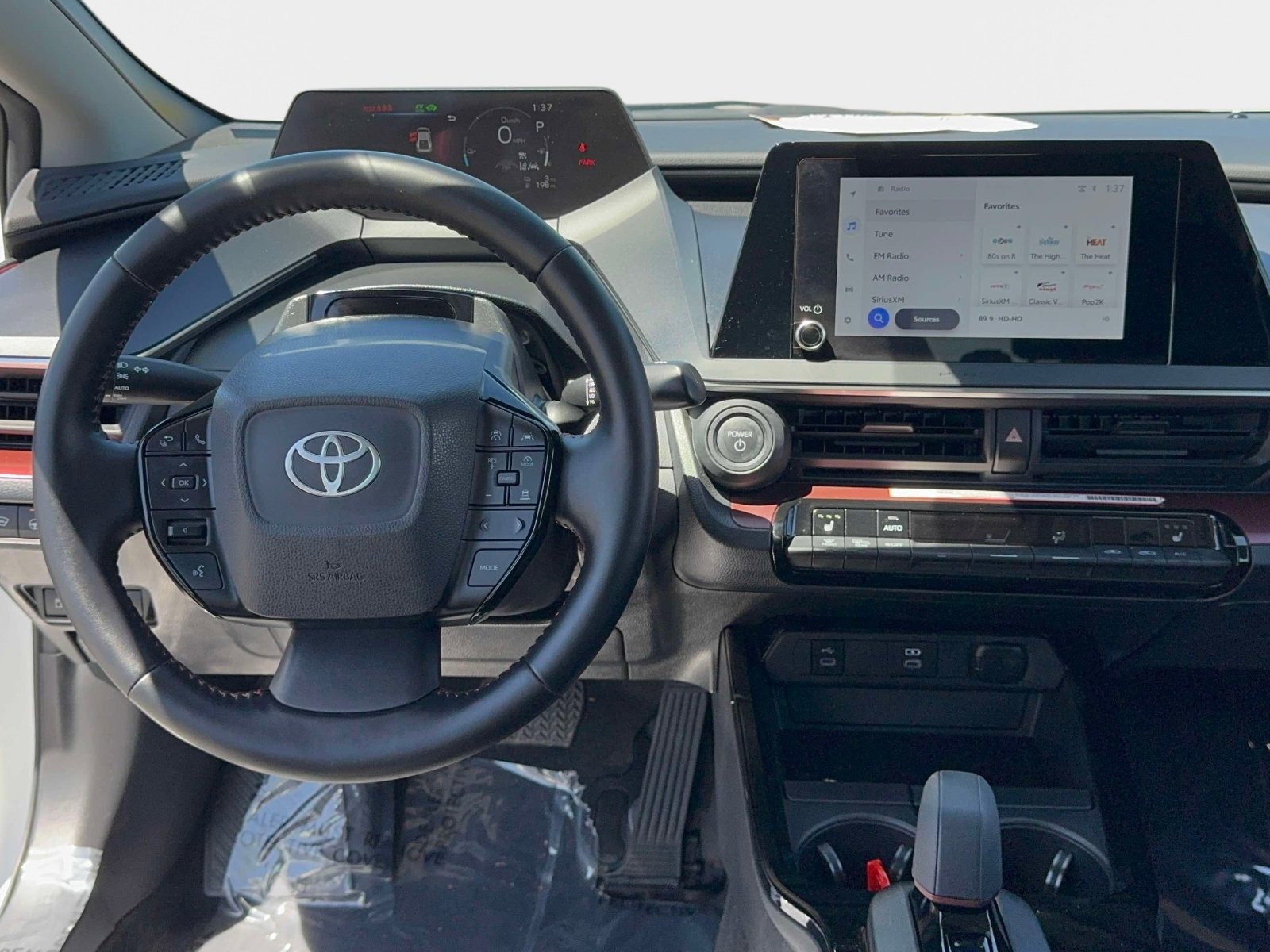 Used 2024 Toyota Prius Prime FWD image 11