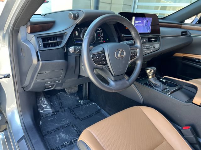 Used 2025 Lexus ES 300h w/ Premium Package FWD image 25