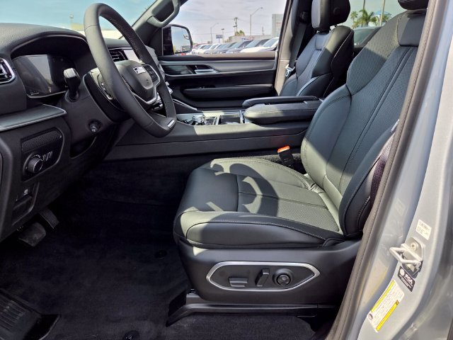 New 2026 Jeep Grand Wagoneer 2WD w/ Premium Group I image 9