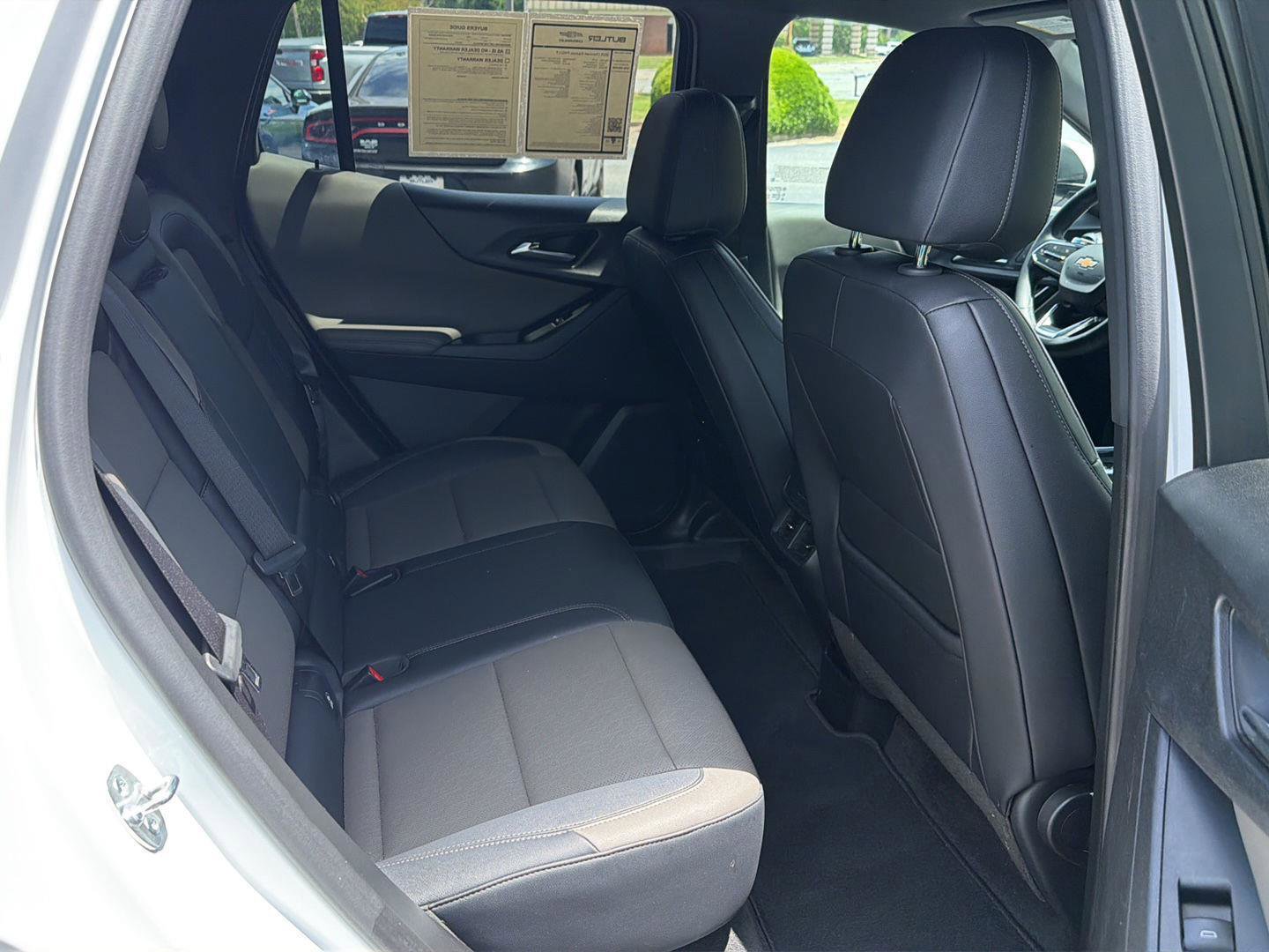 Used 2025 Chevrolet Equinox LT w/ Convenience Package II FWD image 12