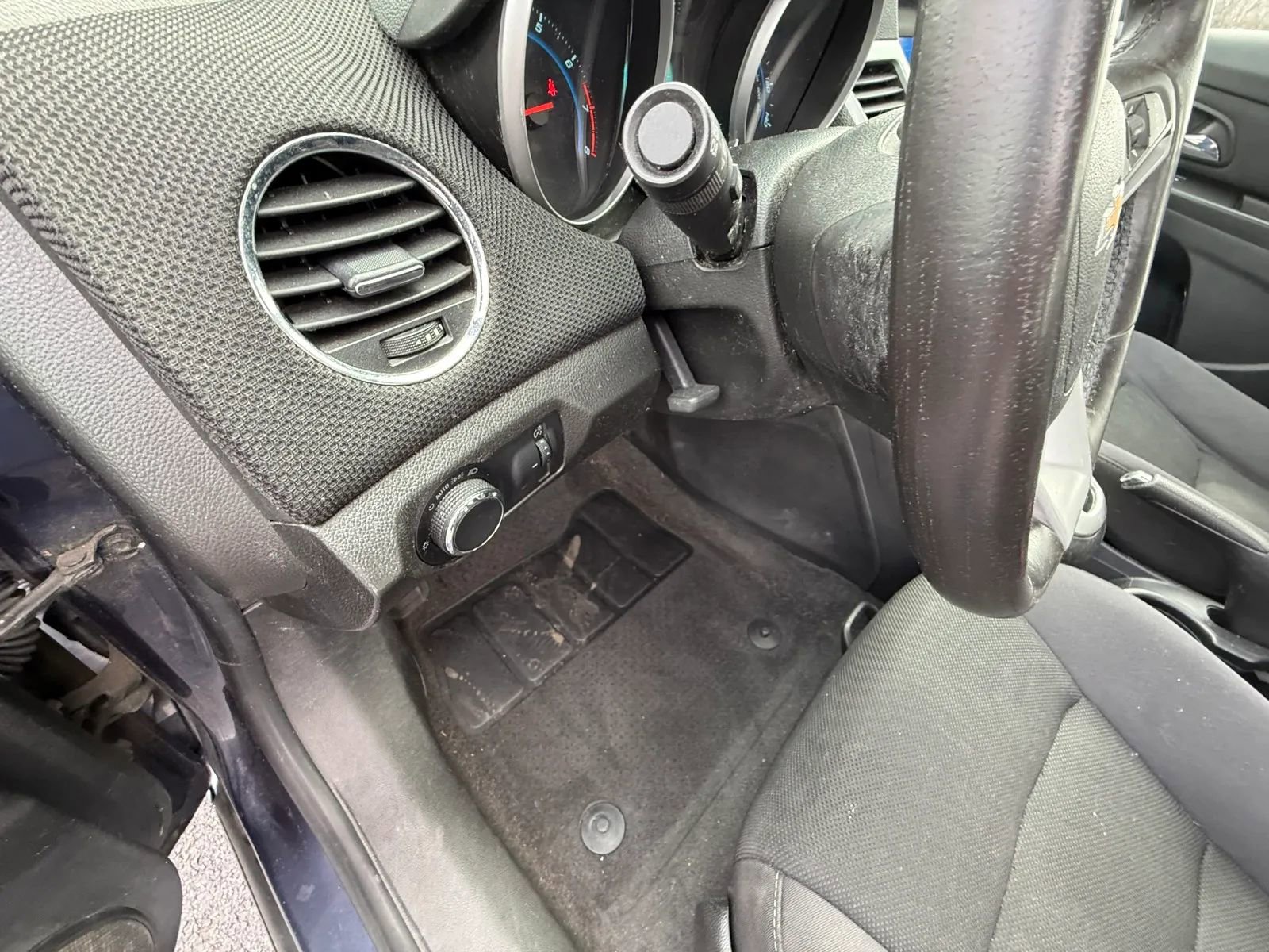 Used 2014 Chevrolet Cruze LT image 15