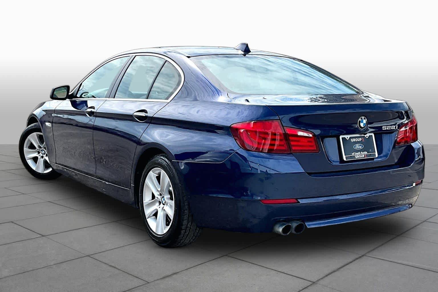 Used 2011 BMW 528i Sedan RWD image 10