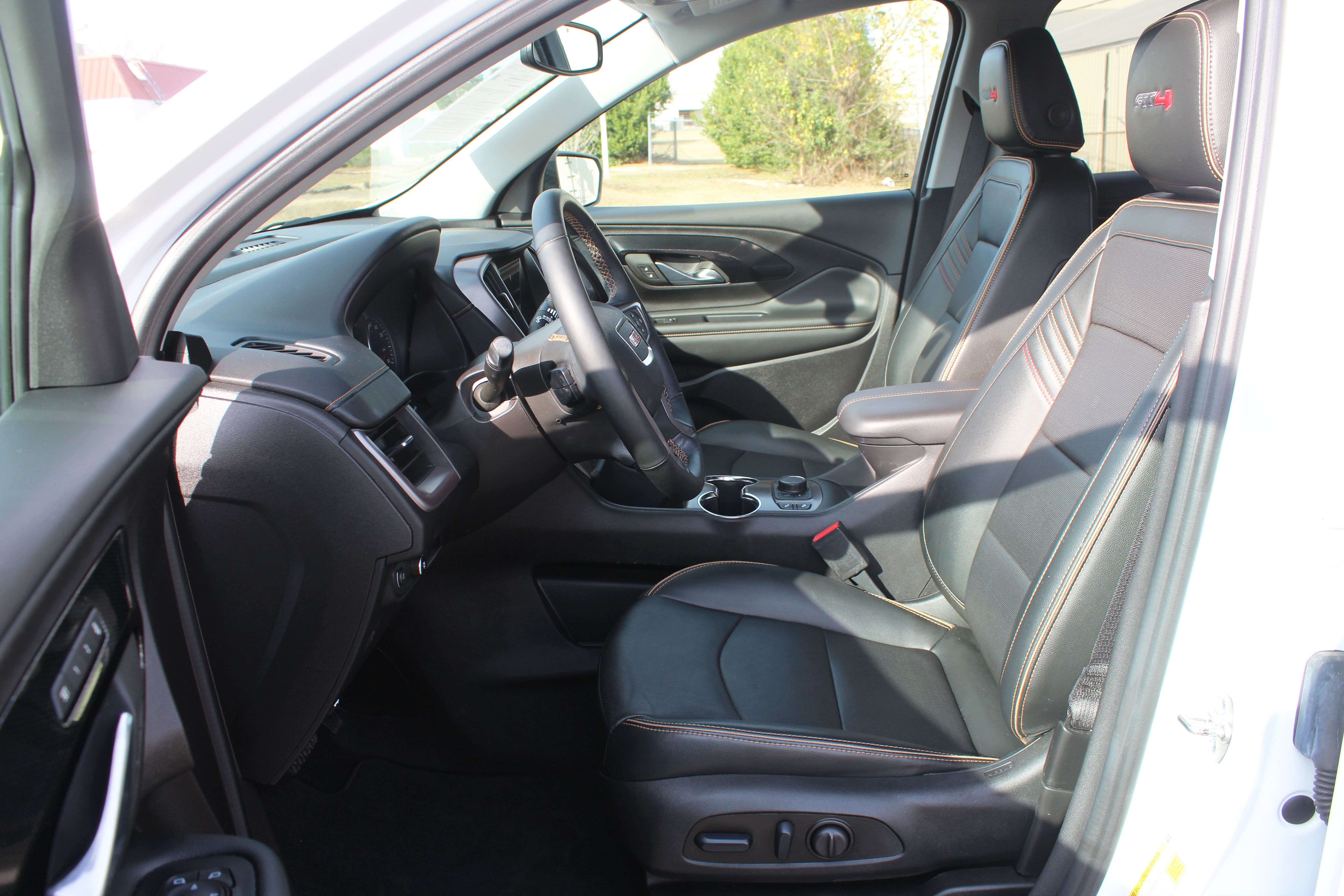 Used 2024 GMC Terrain AT4 image 27